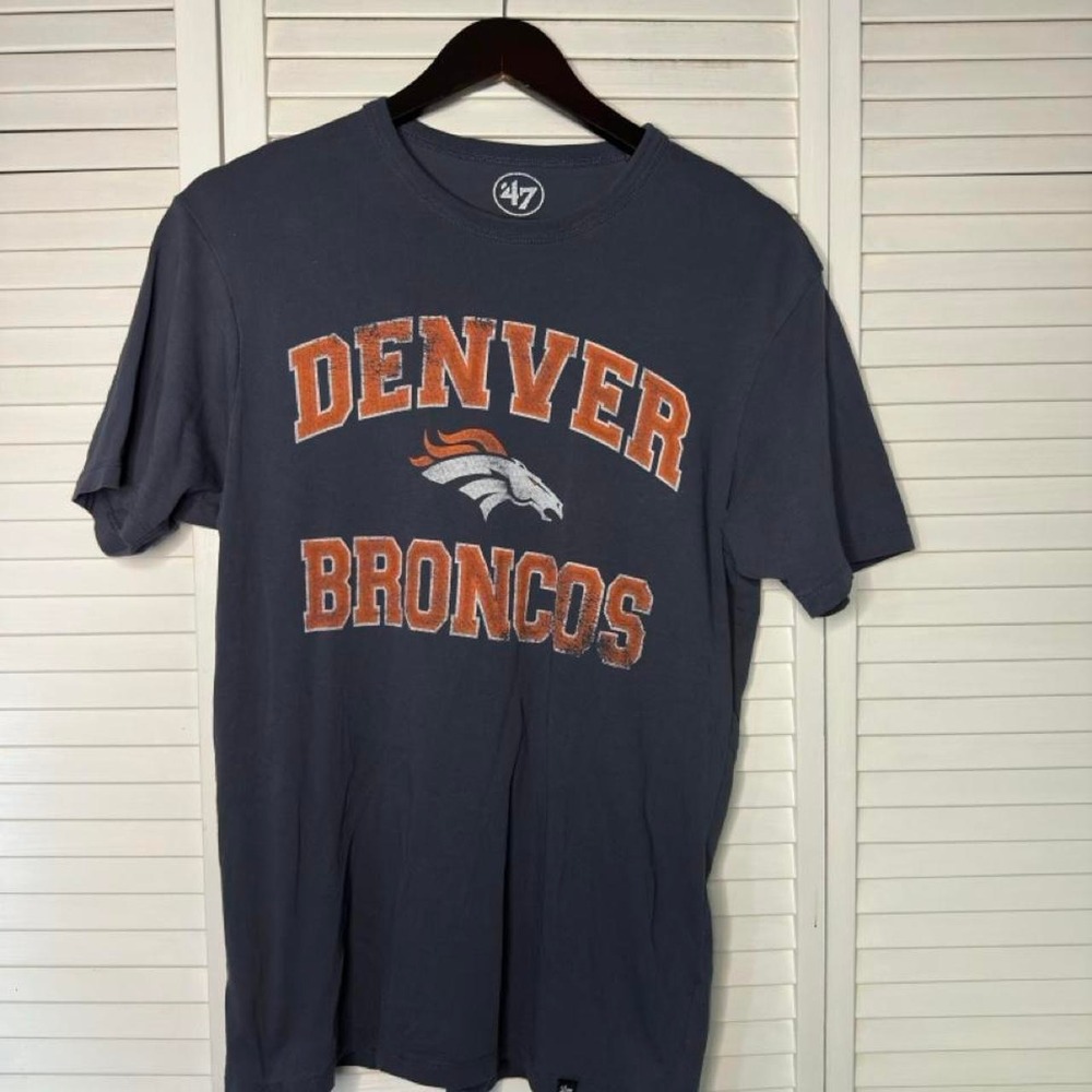 Denver Broncos Union Arch Franklin Tee '47 Men's size S Navy Grey